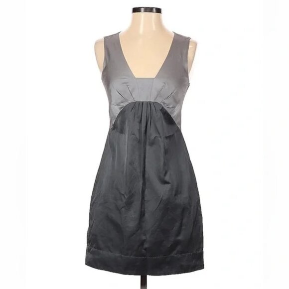Banana Republic Gray and silver sheath Dress - Size 0 - Picture 2 of 6